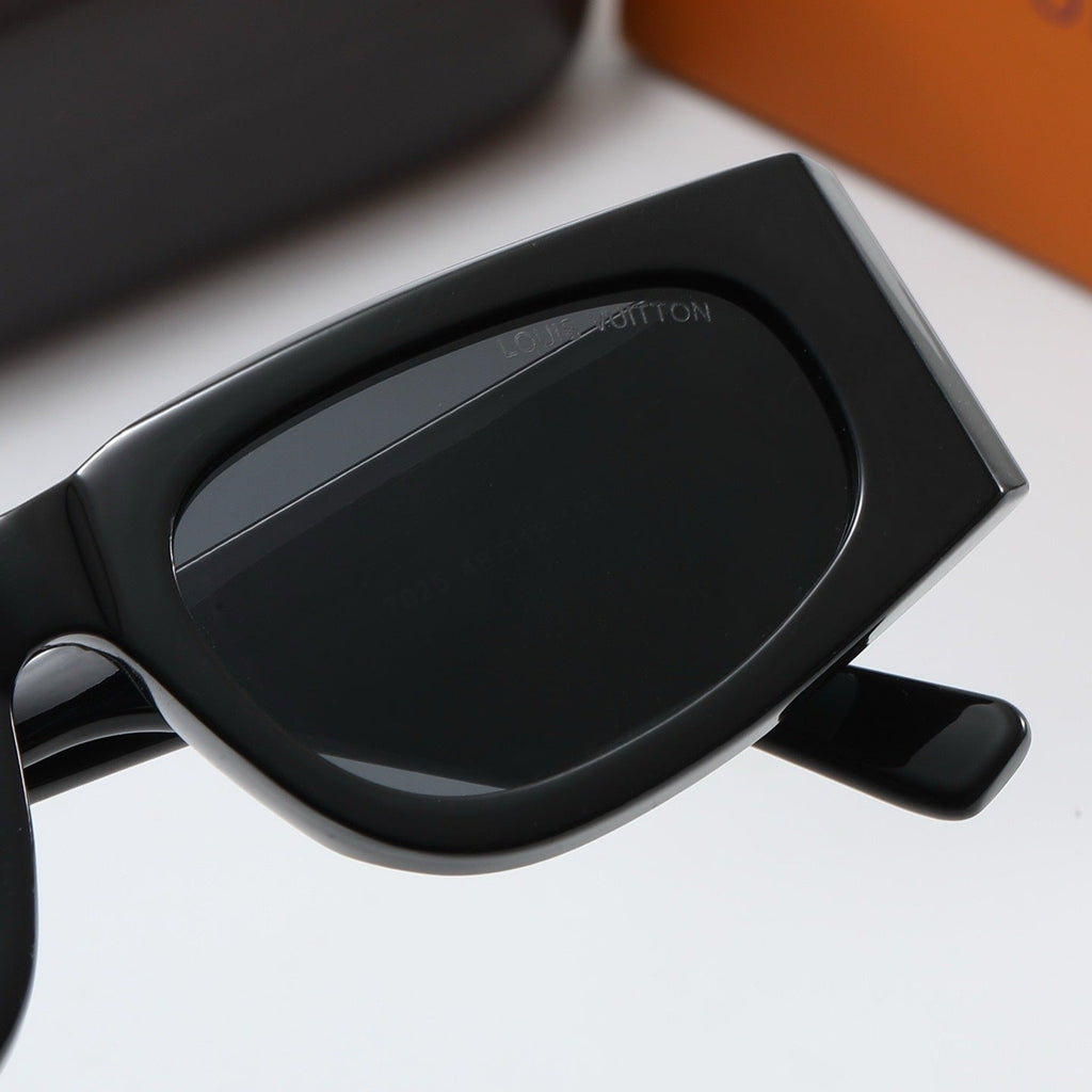 Louis vuitton Vintage Cat-Eye Bold Frame Sunglasses with Metal Detail (Model 4191) Cat-Eye