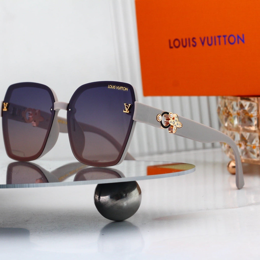 Louis vuitton Oversized Sunglasses with Diamond Flower  0915 Butterfly