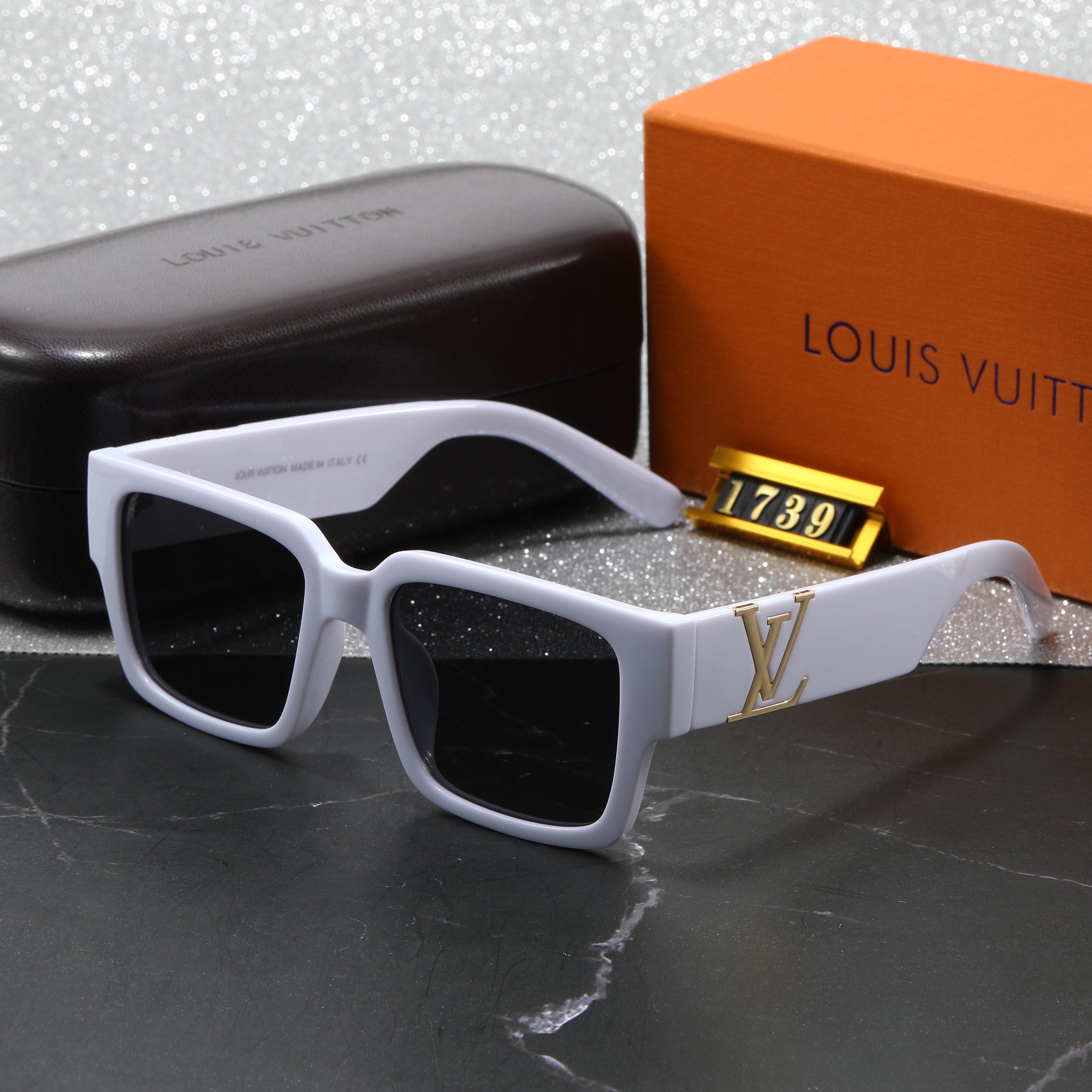 Louis vuitton Trendy Square Bold Frame Sunglasses with Metal Detail (Model 1739) Square