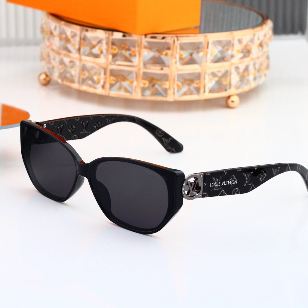 Louis vuitton V-Logo Oversized Sunglasses with Monogram Temples (Model 3883) Cat-Eye